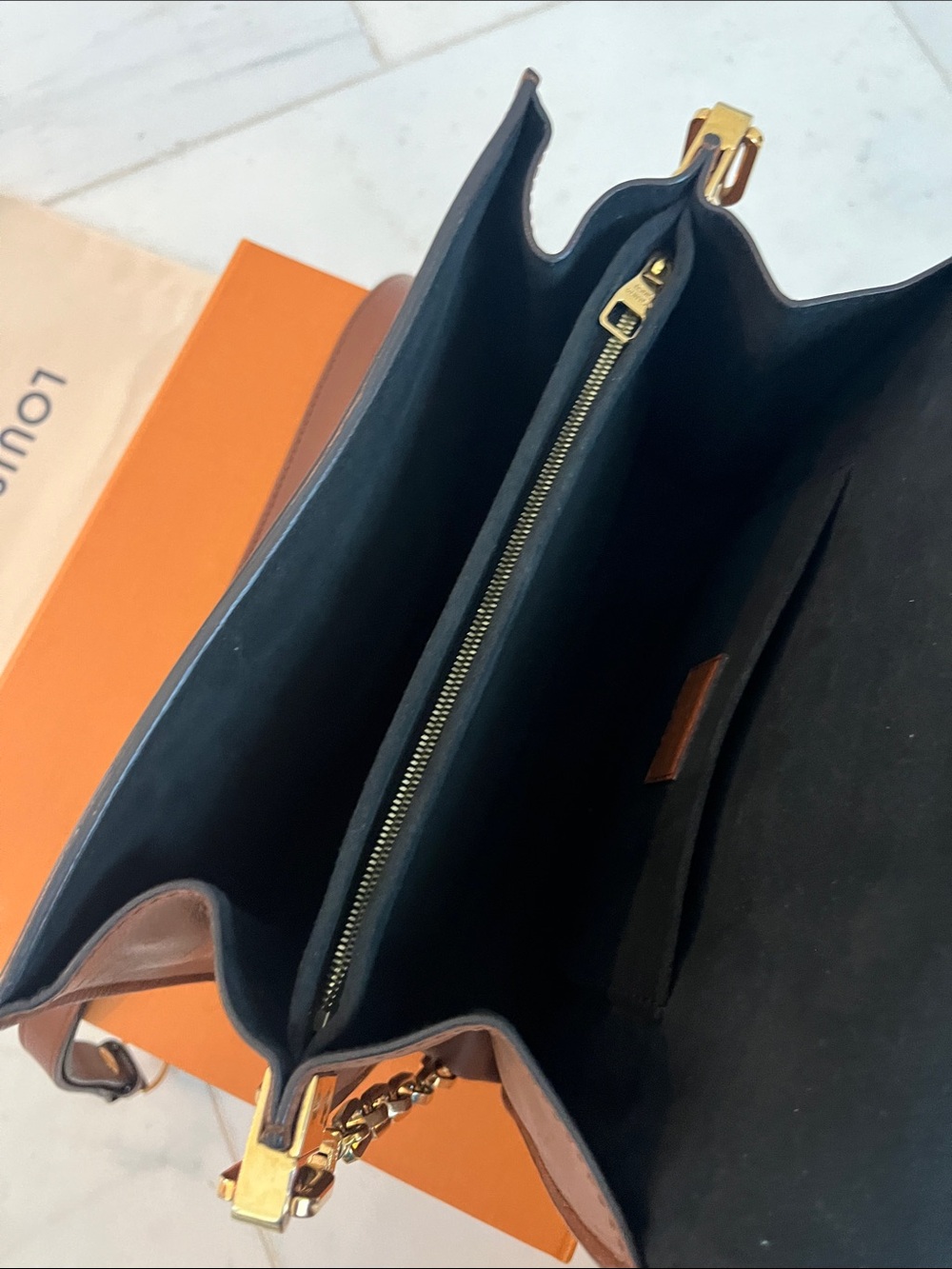 Louis Vuitton, Monogram Canvas Shoulder Bag with Brown Trim and Gold Hardware - Picture 9 of 15
